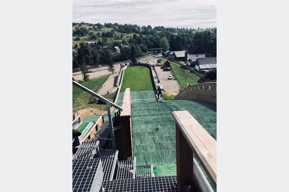 Młodzi skoczkowie wytrwale trenują cały rok - zdjęcie 10