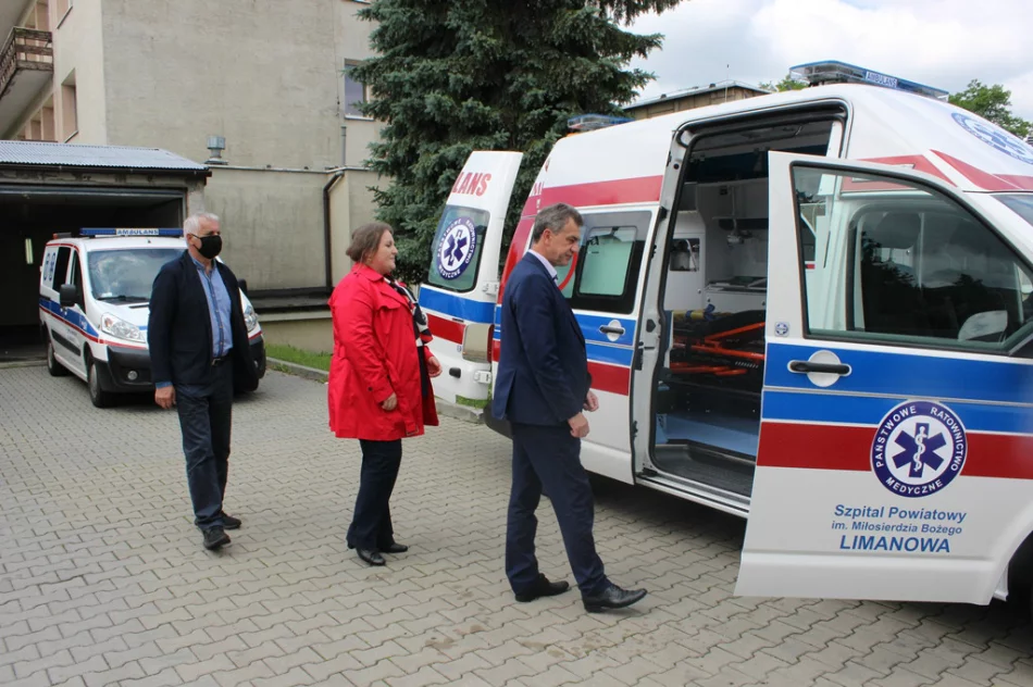 Karetka za 330 tys. zł przekazana. Posiedzenie Rady Społecznej Szpitala - zdjęcie 3