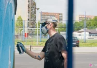 Mgr Mors: Za pomocą graffiti uczy dobrych manier - zdjęcie główne