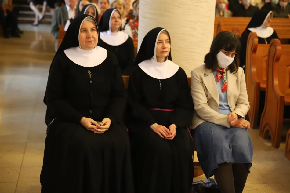 Abp Marek Jędraszewski w Mszanie Dolnej: „Siła polskiego narodu zależy od wychowania” - zdjęcie 8