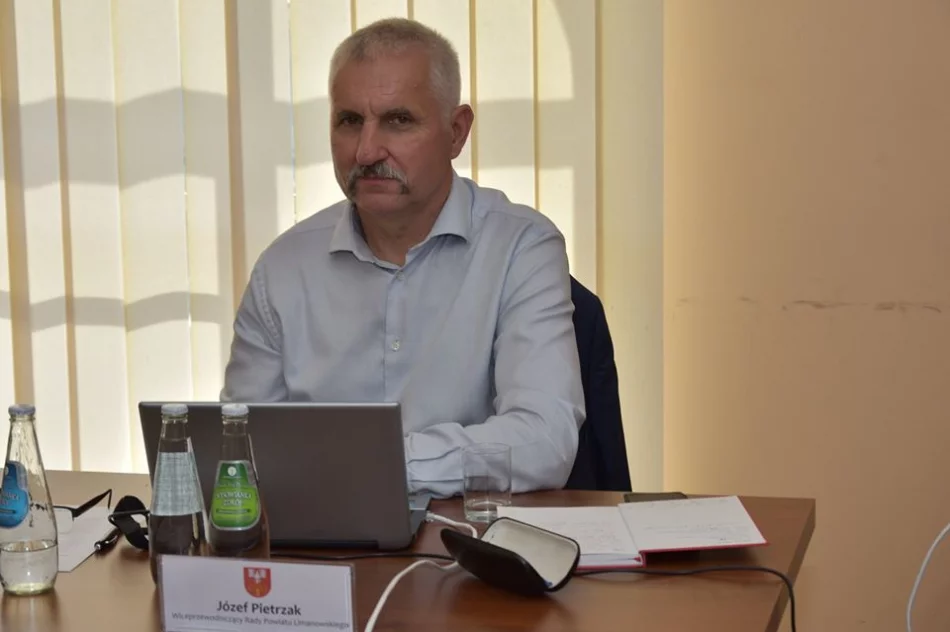 Zarząd z niejednogłośnym absolutorium i wotum zaufania. Starosta o sukcesach i porażkach minionego roku - zdjęcie 4