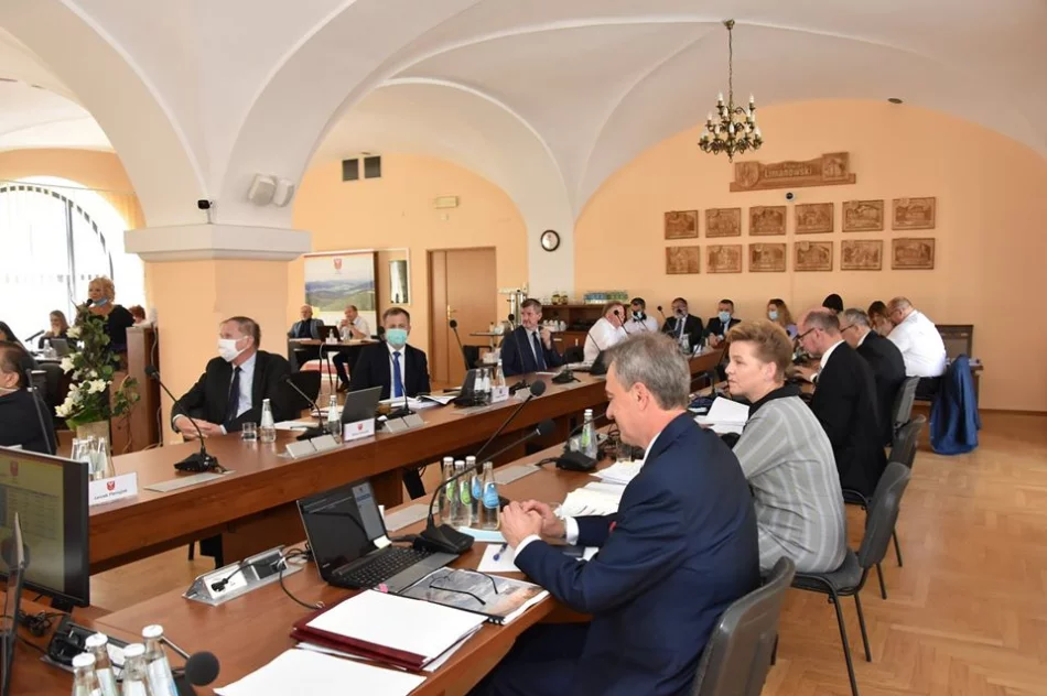 Zarząd z niejednogłośnym absolutorium i wotum zaufania. Starosta o sukcesach i porażkach minionego roku - zdjęcie 5