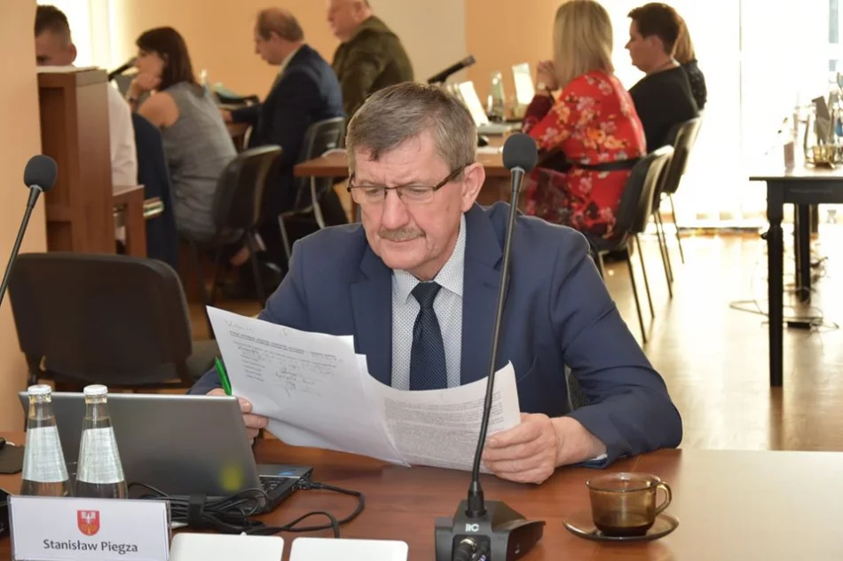 Zarząd z niejednogłośnym absolutorium i wotum zaufania. Starosta o sukcesach i porażkach minionego roku - zdjęcie 6