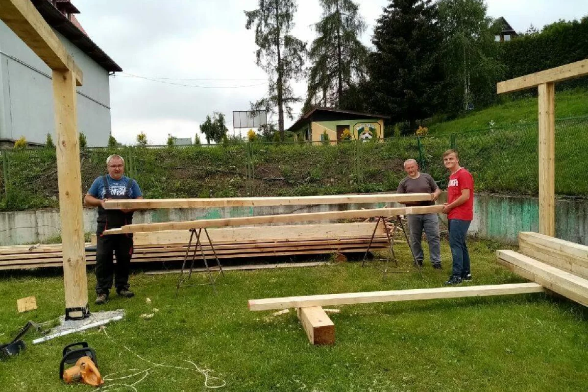 Tymbarczanie pomagają klubowi