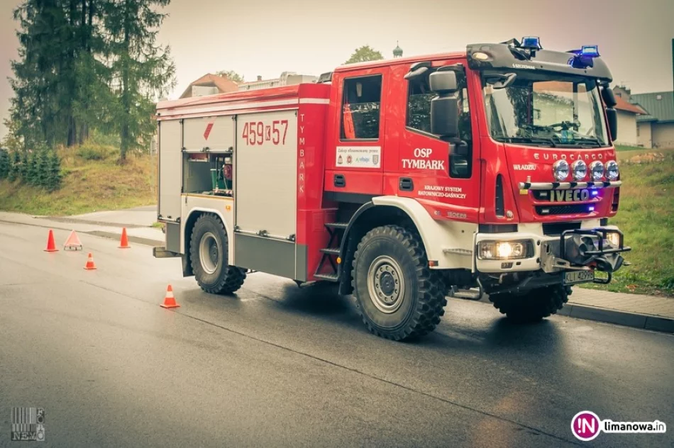Kolizje na drogach, jedna z karetką - zdjęcie 4