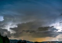 Kolejny dzień z rzędu z ostrzeżeniem - burze i silny wiatr - zdjęcie główne