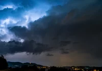 Ostrzegają: burze, silne opady deszczu i grad - zdjęcie główne