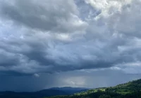 IMiGW podniosło stopień zagrożenia do III i ostrzega przed możliwością wystąpienia trąby powietrznej - zdjęcie główne