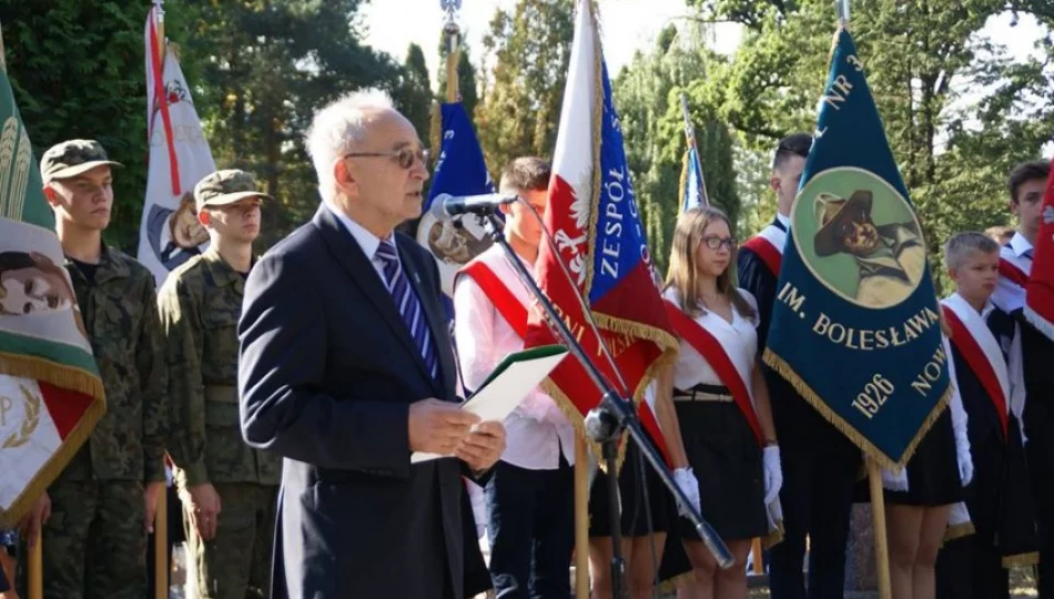 Złożyli hołd ku pamięci Sybiraków - zdjęcie 1