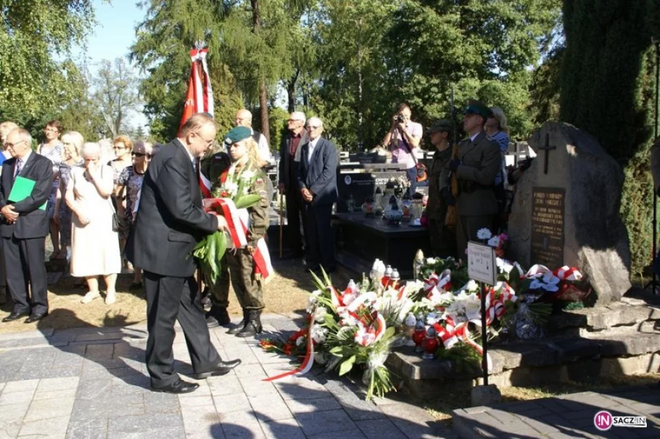 Złożyli hołd ku pamięci Sybiraków - zdjęcie 3