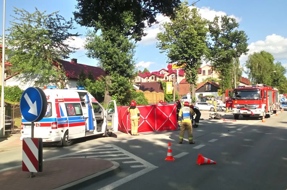 W wypadku zginęła młoda kobieta, kierowca w szpitalu. Droga odblokowana - zdjęcie 4