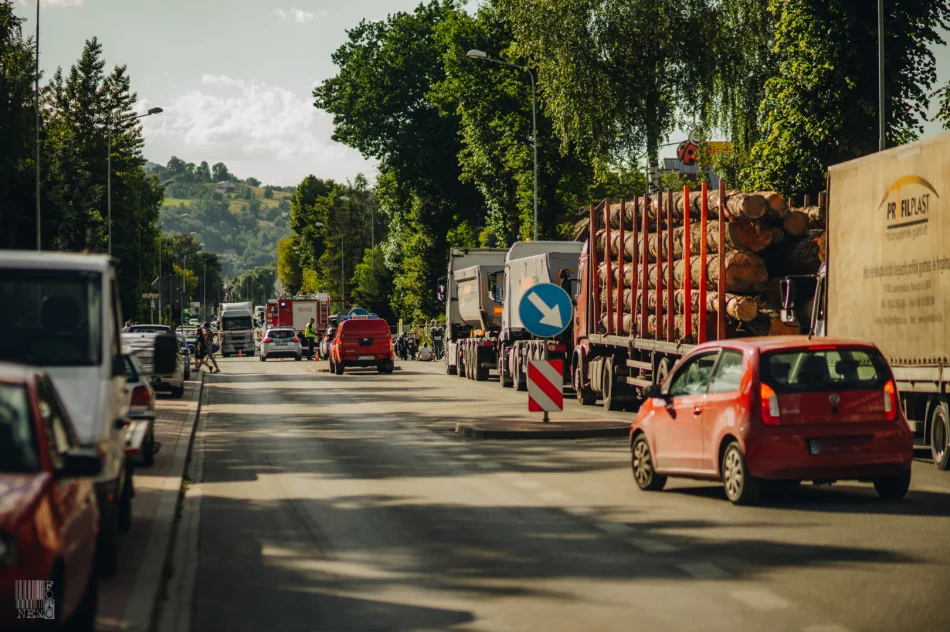 W wypadku zginęła młoda kobieta, kierowca w szpitalu. Droga odblokowana - zdjęcie 14