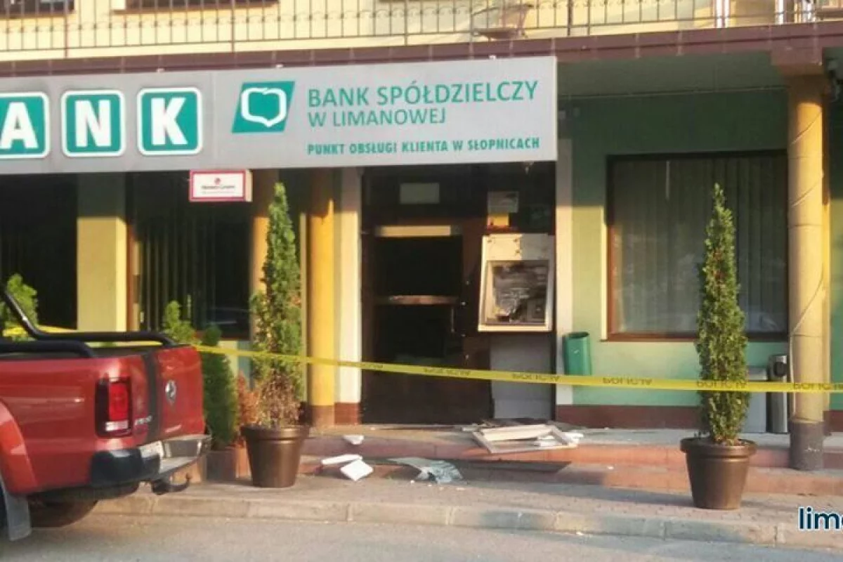 Policjanci rozsadzali bankomaty. Akt oskarżenia trafił do sądu 