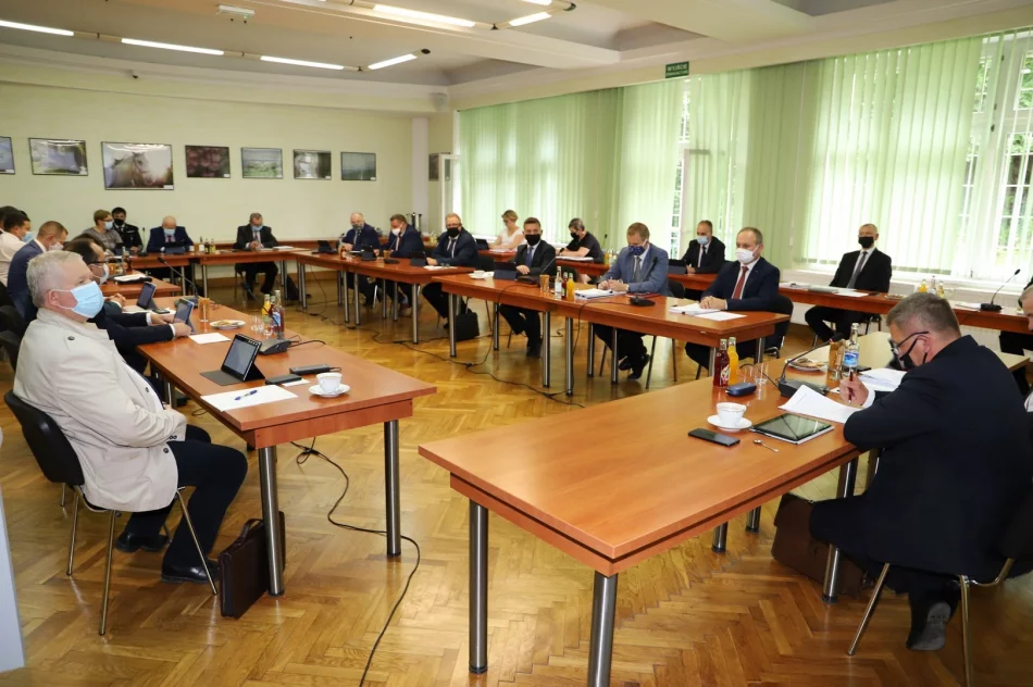 Informacja o absolutoryjnej sesji Rady Gminy Limanowa - zdjęcie 2