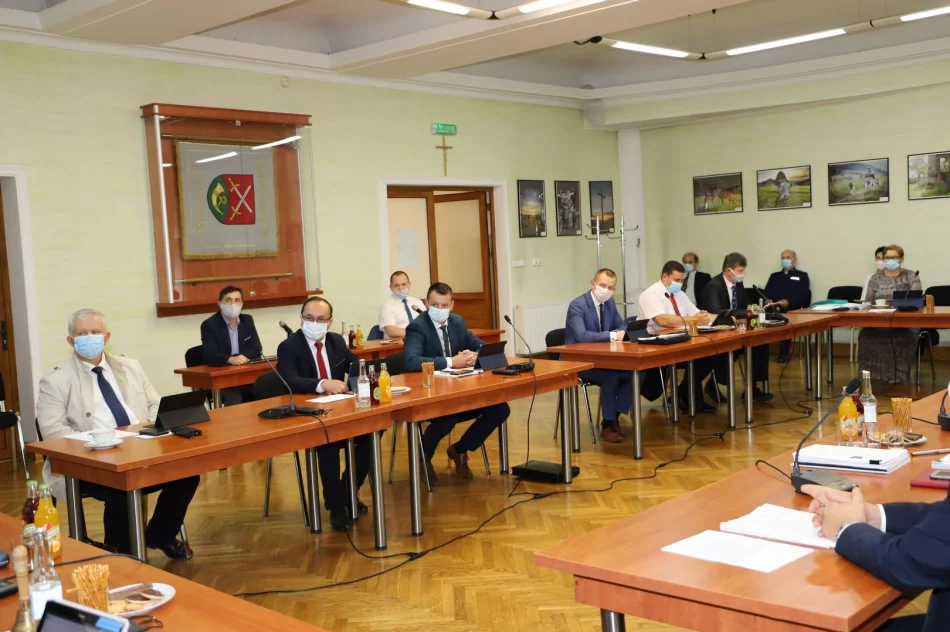 Informacja o absolutoryjnej sesji Rady Gminy Limanowa - zdjęcie 4