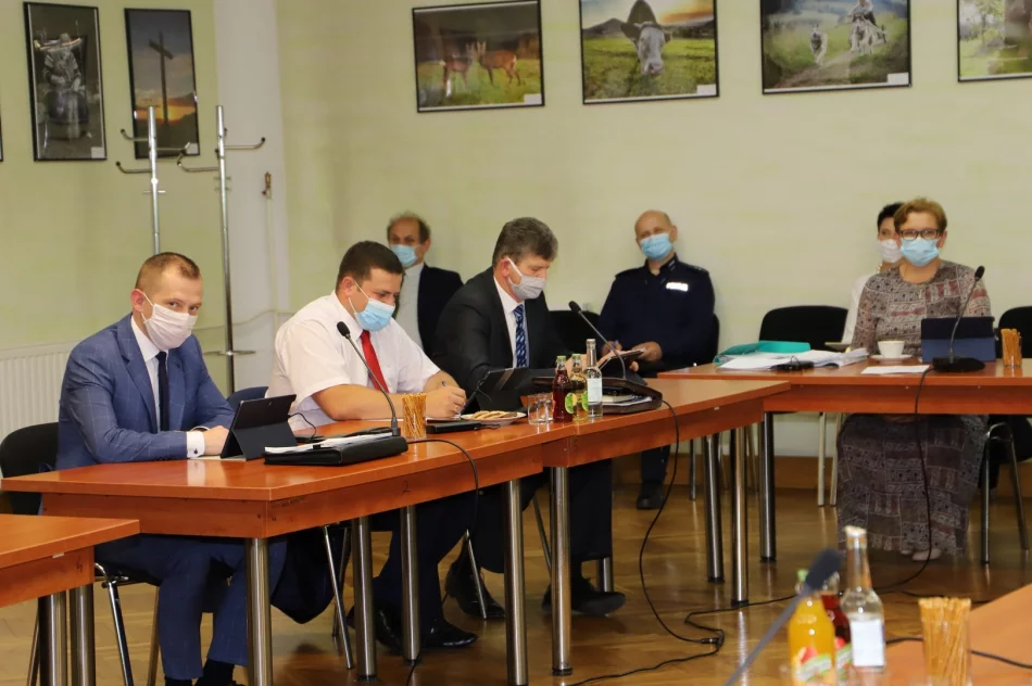 Informacja o absolutoryjnej sesji Rady Gminy Limanowa - zdjęcie 5