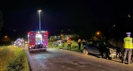 Czołowe zderzenie dwóch samochodów - zdjęcie 2
