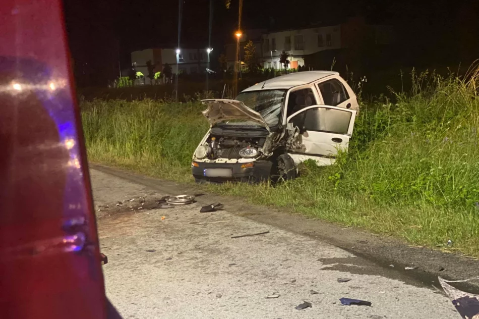 Czołowe zderzenie dwóch samochodów - zdjęcie 3