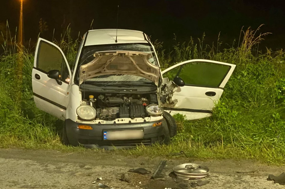 Czołowe zderzenie dwóch samochodów - zdjęcie 5