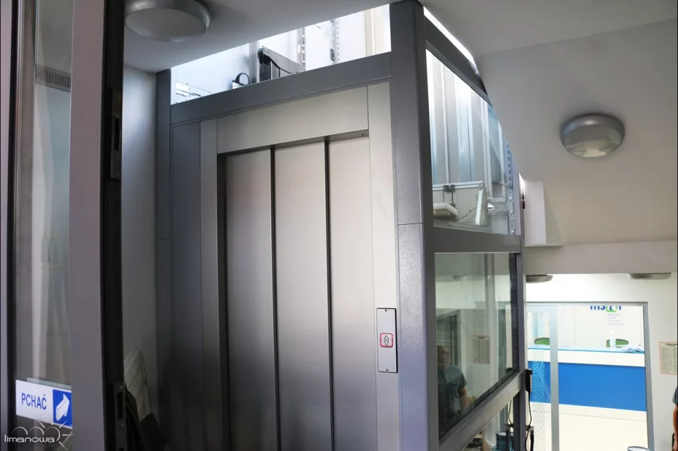 ADAPTACJA BUZODROMU i MONTAŻ WINDY - zdjęcie 4