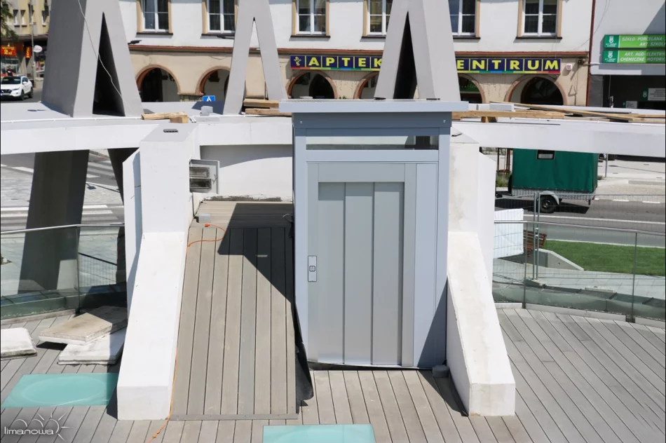 ADAPTACJA BUZODROMU i MONTAŻ WINDY - zdjęcie 12