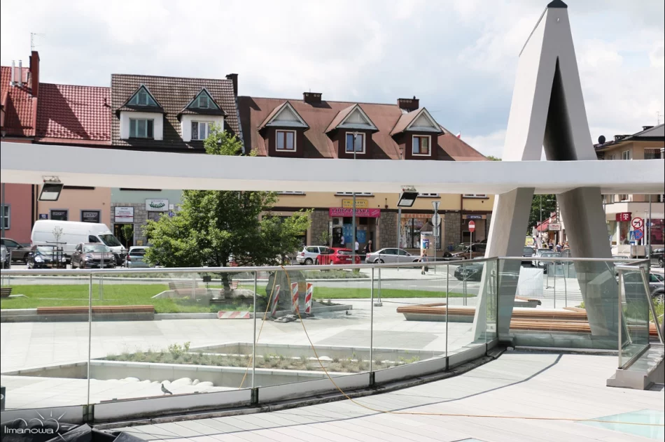 ADAPTACJA BUZODROMU i MONTAŻ WINDY - zdjęcie 15