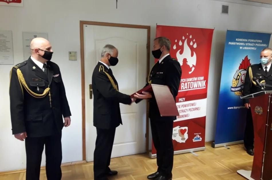 Uroczystym apelem pożegnano strażaka z 25-letnim stażem - zdjęcie 2