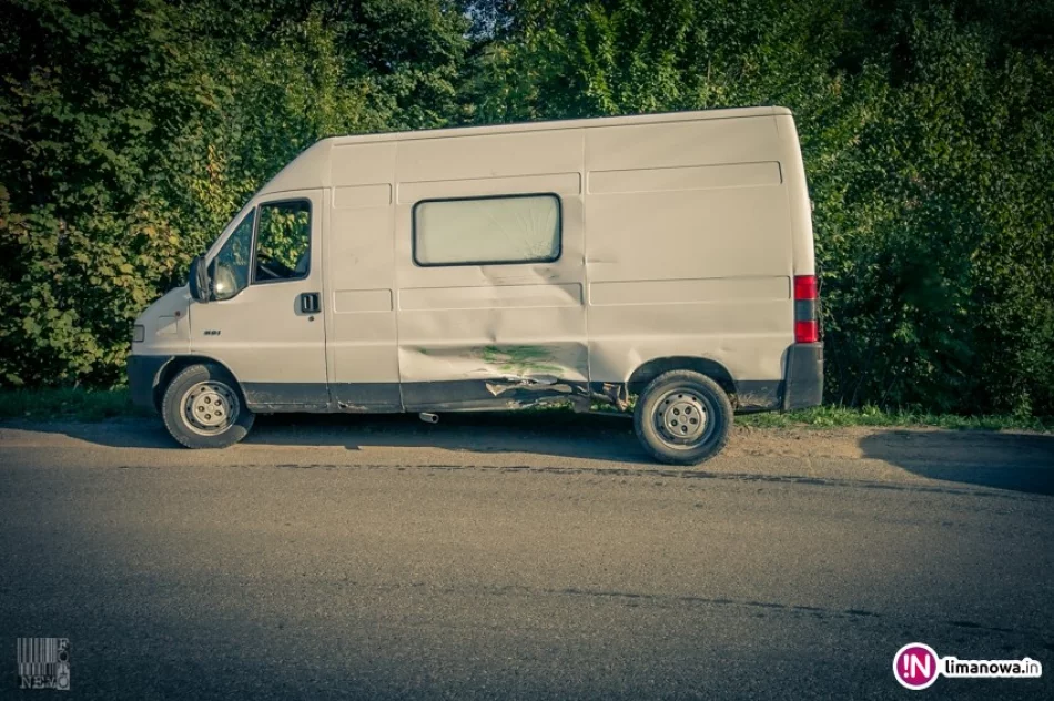 Motocykl uderzył w samochód dostawczy - zdjęcie 4