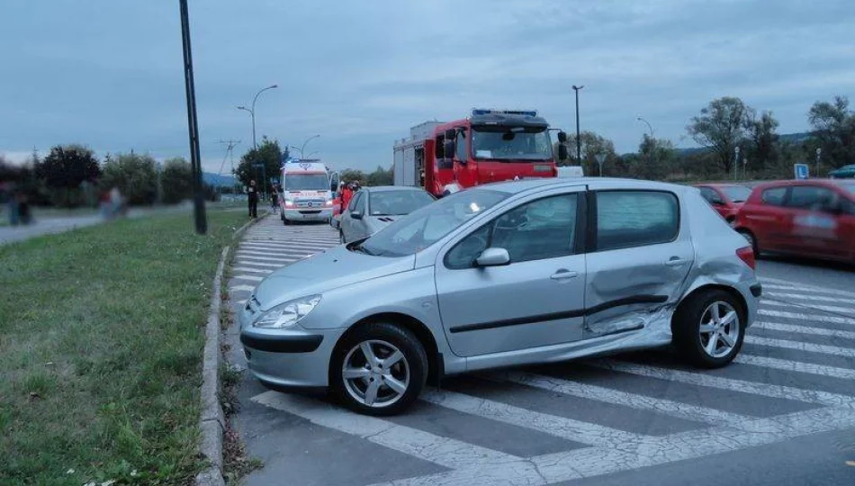 Zderzenie samochodów na ulicy Piłsudskiego - zdjęcie 1