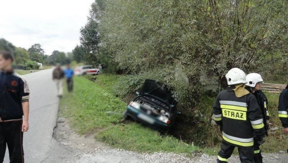 W Łęce zderzyły się dwa samochody osobowe - zdjęcie 1