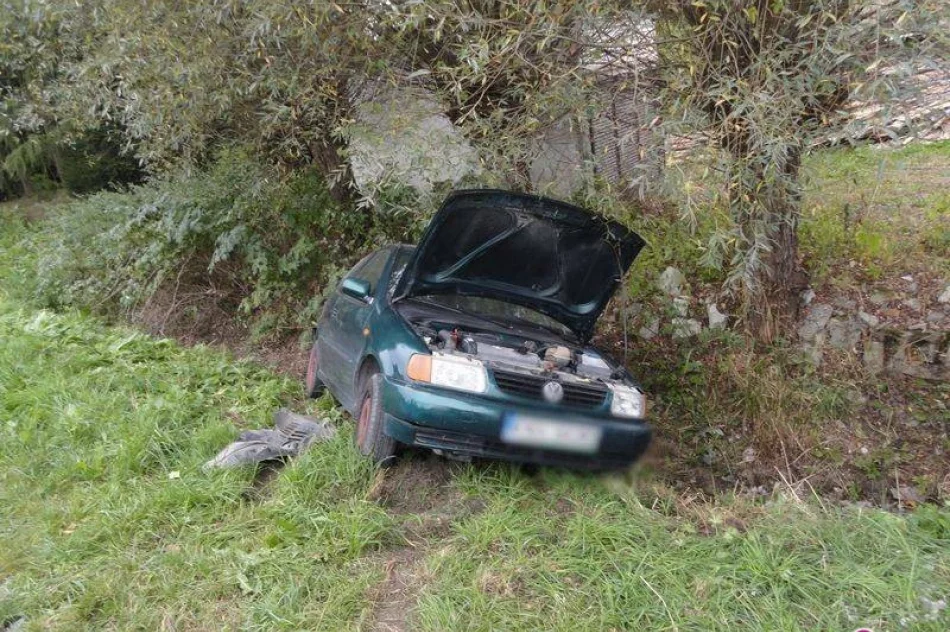 W Łęce zderzyły się dwa samochody osobowe - zdjęcie 2