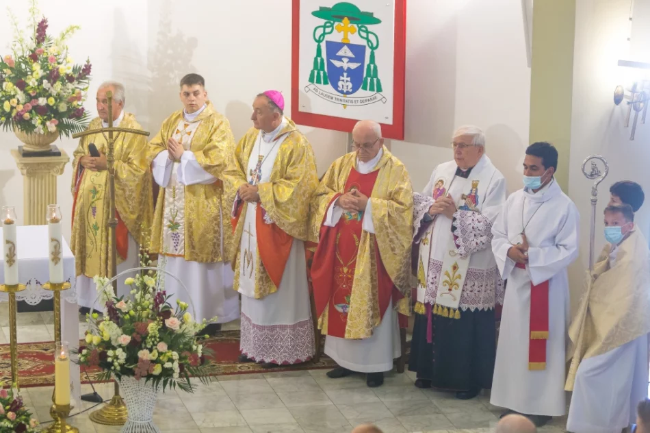 Parafia pożegnała pierwszego proboszcza i budowniczego kościoła - zdjęcie 7