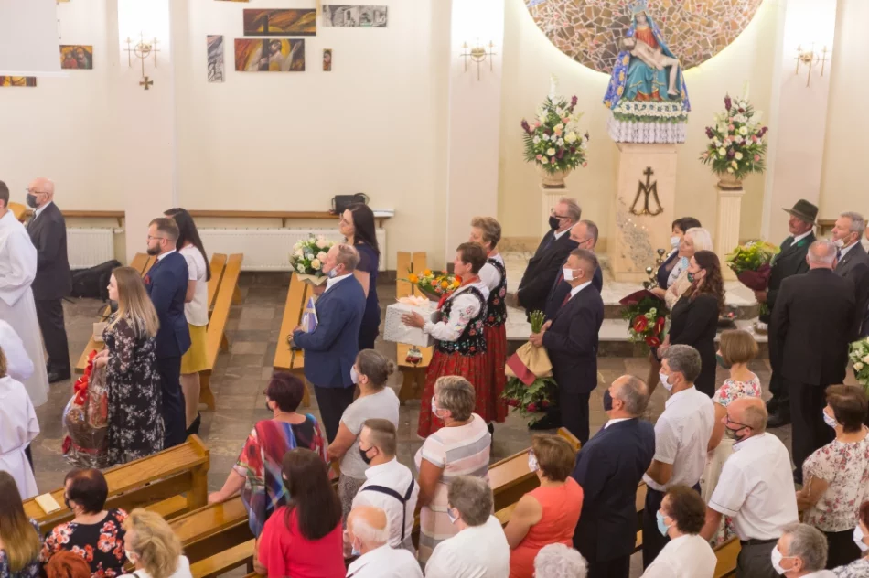 Parafia pożegnała pierwszego proboszcza i budowniczego kościoła - zdjęcie 12