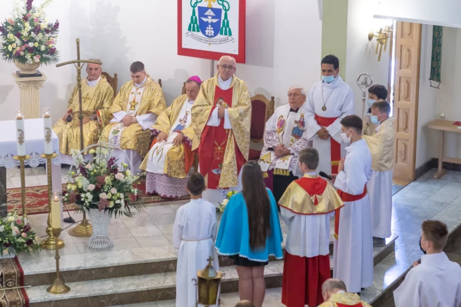 Parafia pożegnała pierwszego proboszcza i budowniczego kościoła - zdjęcie 13