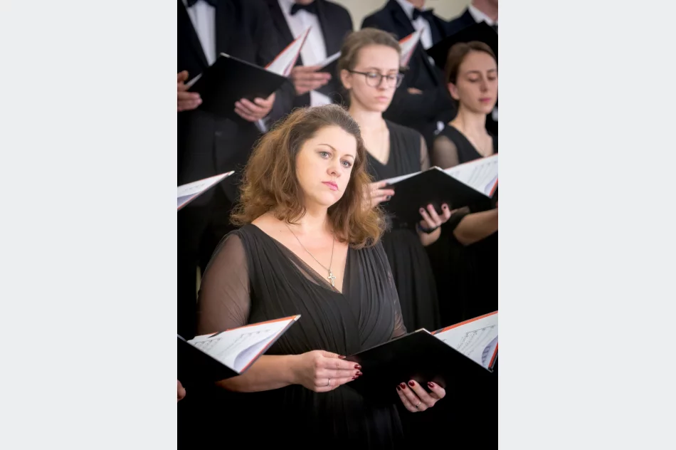 Parafia pożegnała pierwszego proboszcza i budowniczego kościoła - zdjęcie 20