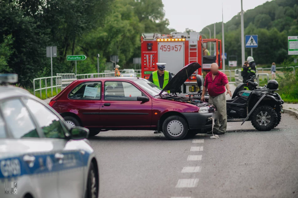 Zderzenie samochodu i quada. 57-latek trafił do szpitala - zdjęcie 6