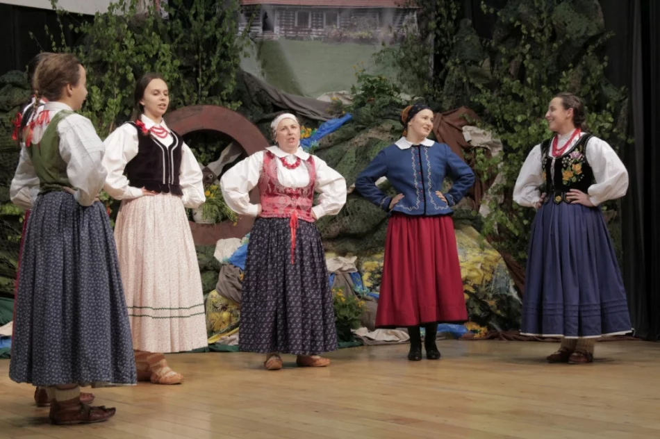 W tymczasowej lokalizacji artyści nie próżnowali - zdjęcie 2