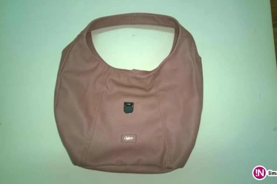 Udając uzdrowicielkę okradała starsze i schorowane osoby - zdjęcie 4