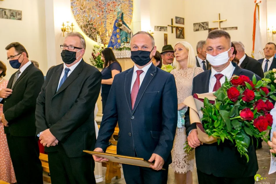 Proboszcz Parafii w Starej Wsi ks. Prałat Marian Tyrka odszedł na zasłużoną emeryturę - zdjęcie 2