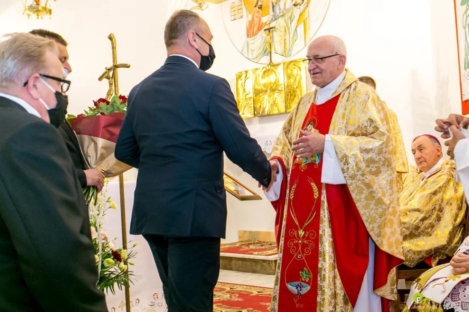 Proboszcz Parafii w Starej Wsi ks. Prałat Marian Tyrka odszedł na zasłużoną emeryturę - zdjęcie 3