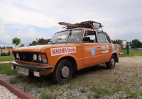 "Dużym Fiatem" jedzie dookoła Polski, by zebrać pieniądze dla chorej dziewczynki. W niedzielę odwiedzi Limanowszczyznę - zdjęcie główne