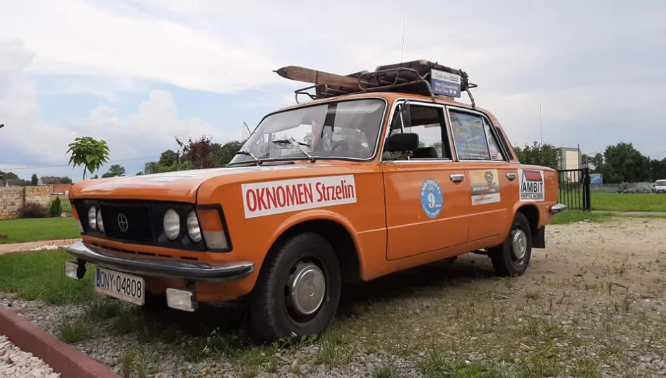 "Dużym Fiatem" jedzie dookoła Polski, by zebrać pieniądze dla chorej dziewczynki. W niedzielę odwiedzi Limanowszczyznę - zdjęcie 1
