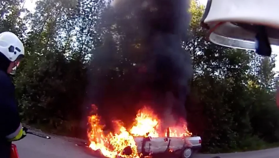 Na drodze doszczętnie spłonął samochód osobowy - zdjęcie 1