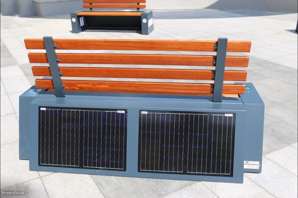 "Inteligentne" ławki na Rynku - zdjęcie 3