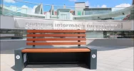 "Inteligentne" ławki na Rynku - zdjęcie 4