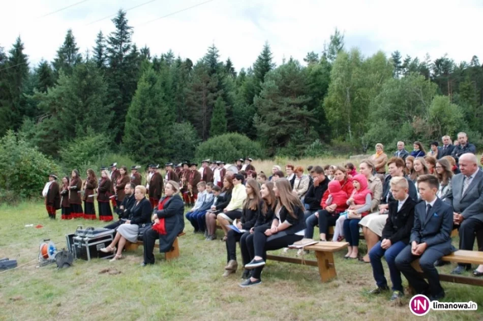 Lekcja historii i patriotyzmu przy pomniku 'na Mogile' - zdjęcie 2