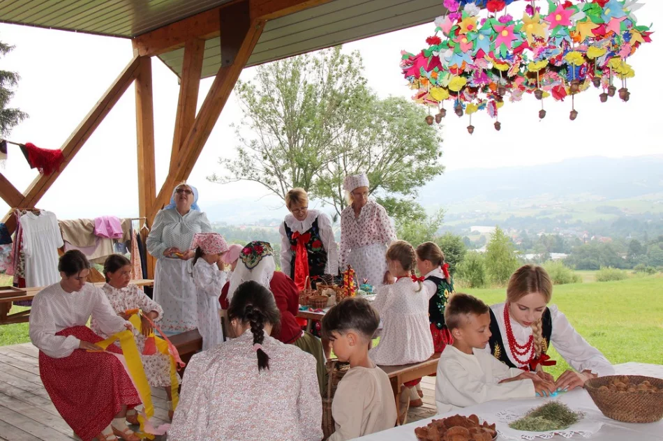 Uczestnicy warsztatów przenieśli się w okolice Bożego Narodzenia i to sto lat wstecz - zdjęcie 3