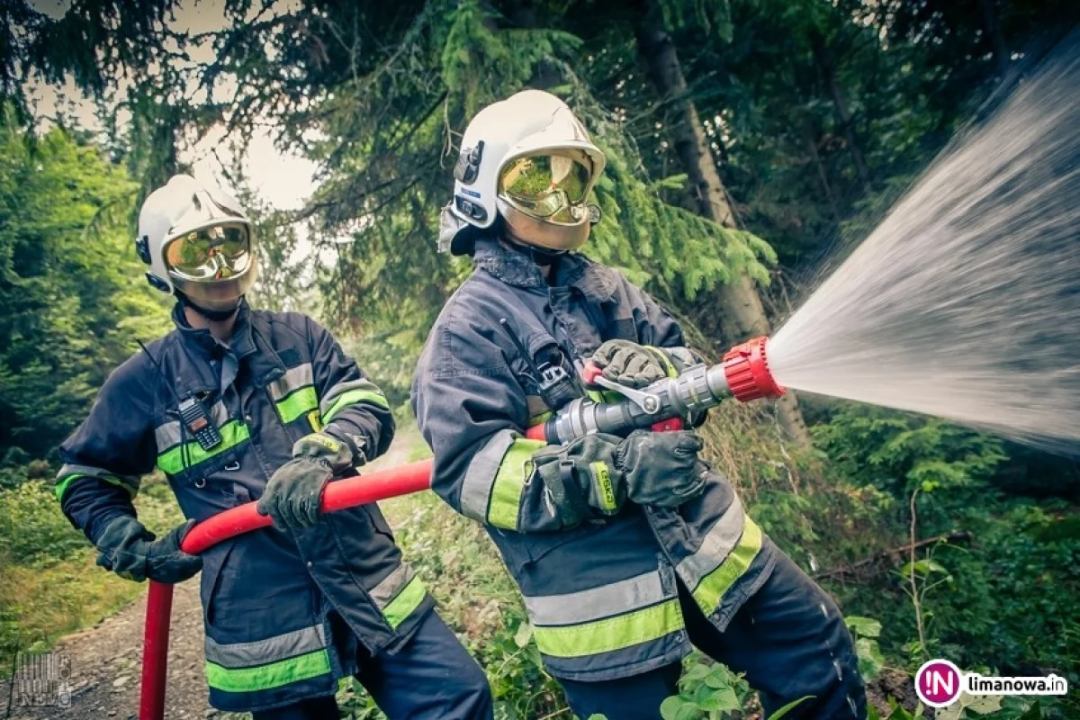 Płonął duży kompleks leśny w Gorcach - ćwiczyło 200 osób (video)