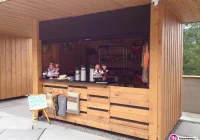 Pustki na nowy placu targowym. Umowa z byłym radnym - zdjęcie główne