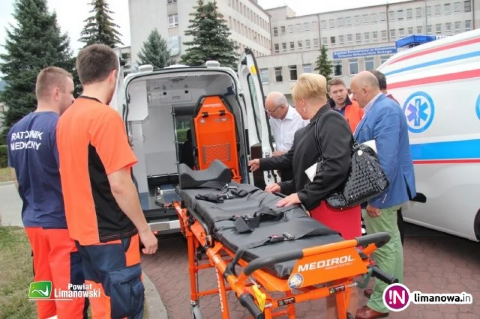 Szpital ma dwie nowe karetki. Większy komfort pacjentów - zdjęcie 2